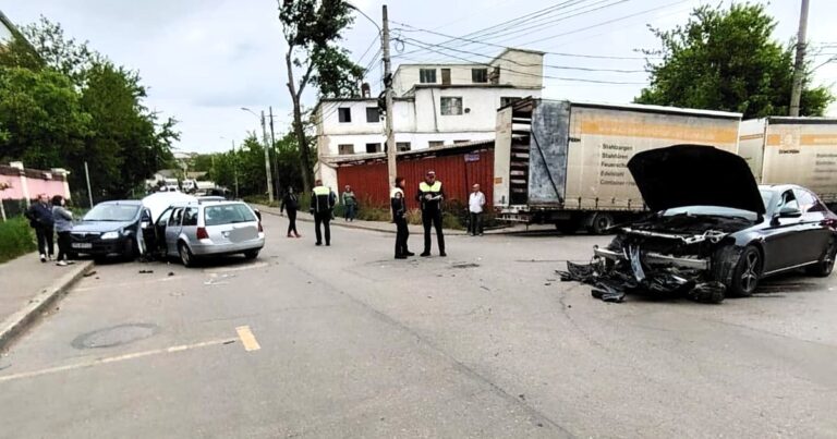 Un copil de 6 ani a ajuns la Spitalul de Urgență Bârlad, după un violent accident rutier