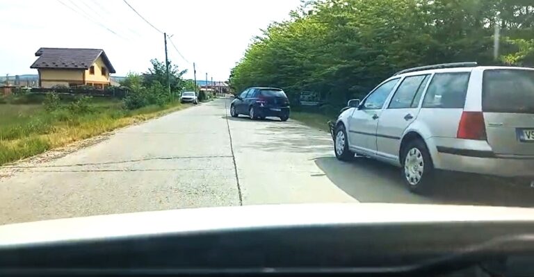 VIDEO Accident pe cea mai periculoasă stradă din Vaslui. Locuitor: ”Vor muri oameni”