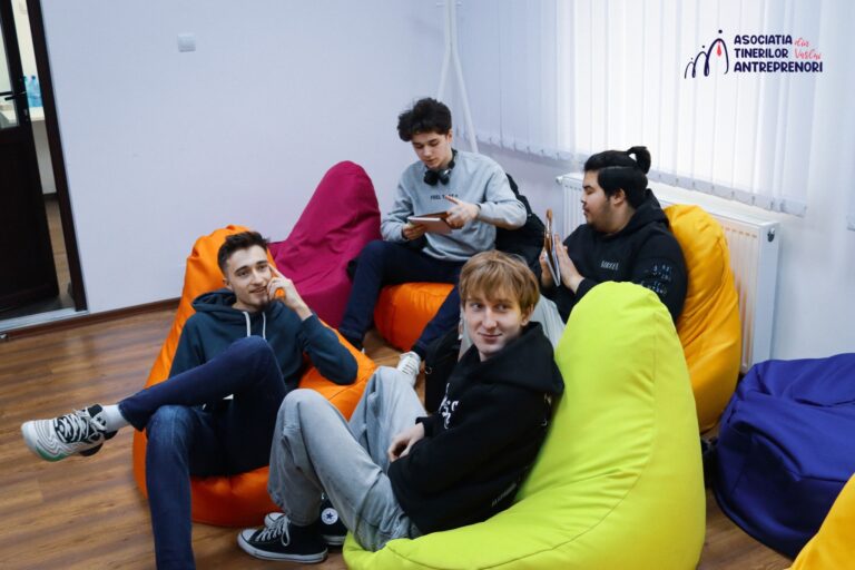 Ești tânăr și ai o idee de afaceri? Înscrie-te în programul Antreprenoriat din A.C.C.E.D. și împlinește-ți visul!
