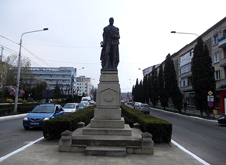 Este ZIUA Municipiului Bârlad! La Mulți Ani, Bârlad, La Mulți Ani, bârlădeni!