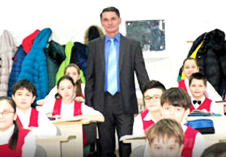 A murit ”Domnul Trandafir” al Vasluiului! Dumnezeu să vă odihnească în pace, domnule învățător!