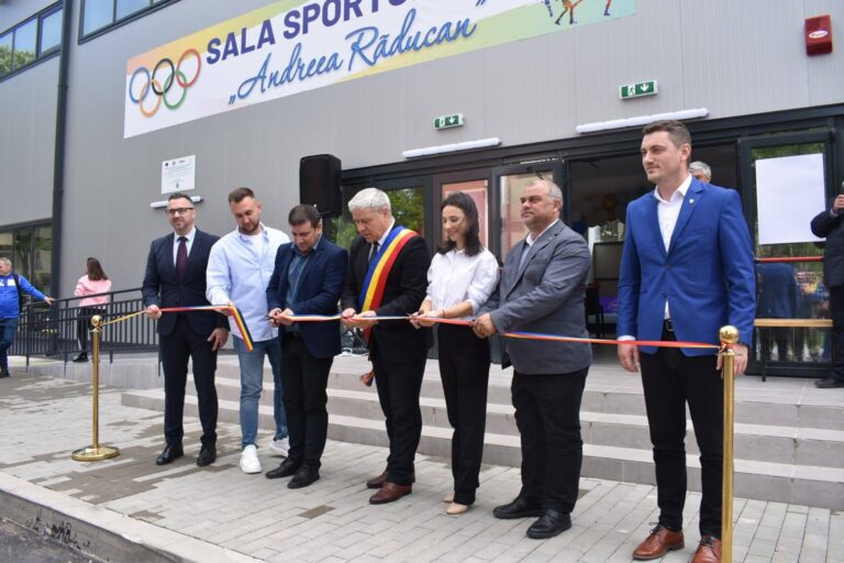 FOTO, VIDEO A fost inaugurată Sala Sporturilor ”Andreea Răducan”, la Bârlad (VIDEO