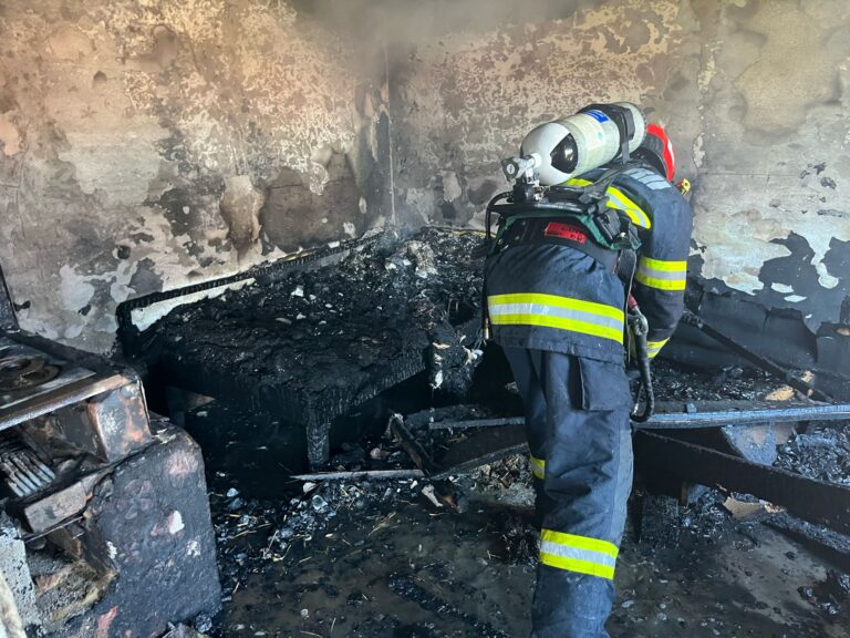 Incendiu la Bârlad, mai multe autospeciale ale pompierilor intervin acum