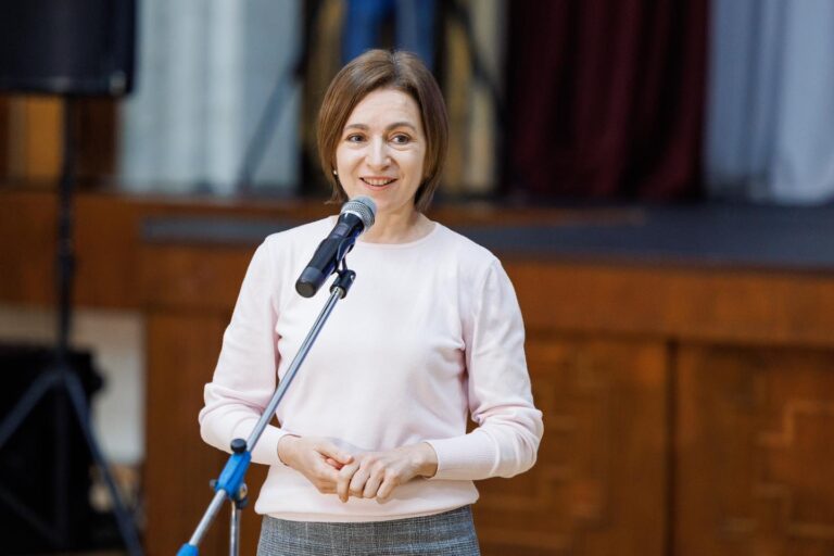 Președinta Republicii Moldova, Maia Sandu, l-a felicitat pe noul președinte al României