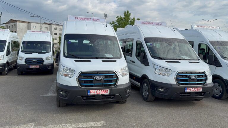 Cele 24 de microbuze electrice destinate elevilor din județul Vaslui vor fi predate către primării
