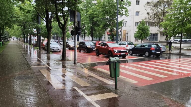 Cod Galben de ploi și vijelii în județul Vaslui, până vineri dimineață