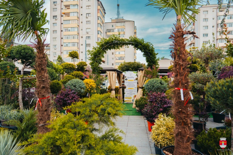 Poftiți la Serbarea Florilor, în centrul civic din Vaslui! Feerie de culori, până duminică