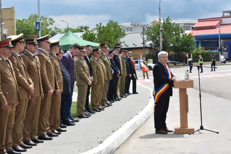FOTO Ceremonial dedicat Zilei Eroilor Neamului, la Bârlad. Mesajul Primarului Municipiului Bârlad, Dumitru Boroș: ”Orașul nostru a dat mulți eroi”