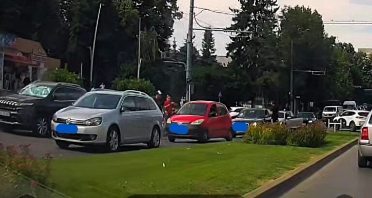 VIDEO Altercație în centrul Vasluiului, între un șofer și un pieton. Poliția și Jandarmeria au intervenit