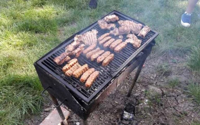 Pregătiți un grătar sau o fasole la ceaun, cu afumături? La MERE Vaslui, găsiți tot ce aveți nevoie!!