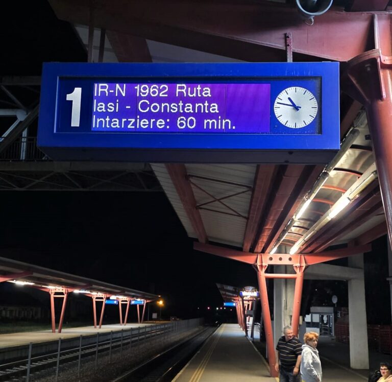 UPDATE Ora 23.00 Întârziere de 60 de minute pentru trenul spre Litoral, la Constanța!