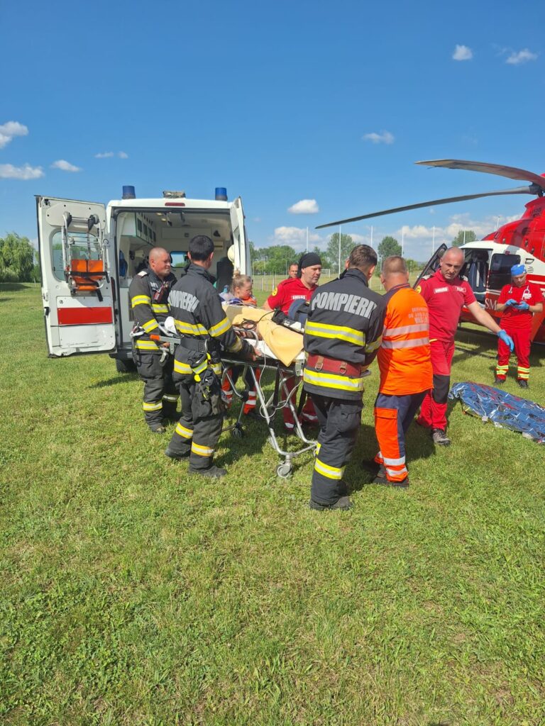 ISU VASLUI Incendiu la Stănilești, după arcul electric provocat de undița bărbatului de 38 de ani