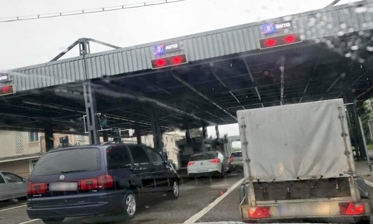 Polițiștii de frontieră și vameșii de la Albița au găsit o mică avere, în mașina unui cetățean moldovean