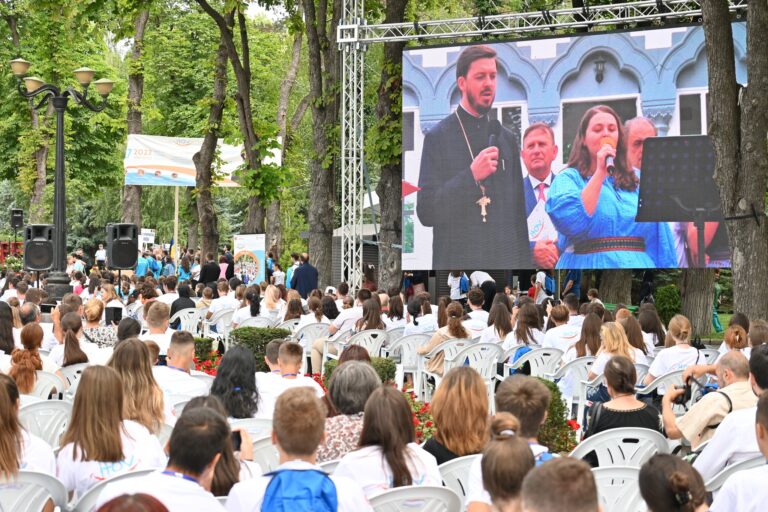 Peste 600 de tineri vin la Întâlnirea Tinerilor Ortodocși, de la Vaslui, sâmbătă