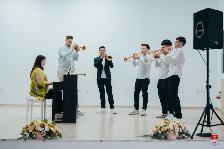Ei sunt viitorii muzicieni ai României! Olimpicii la muzică din municipiul Vaslui au fost premiați