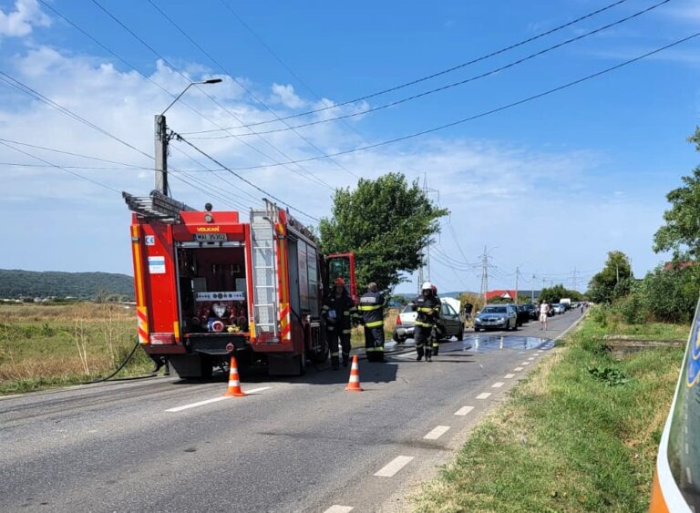 VIDEO Accident la ieșirea din Vaslui spre Negrești, două mașini complet distruse. Traficul este blocat