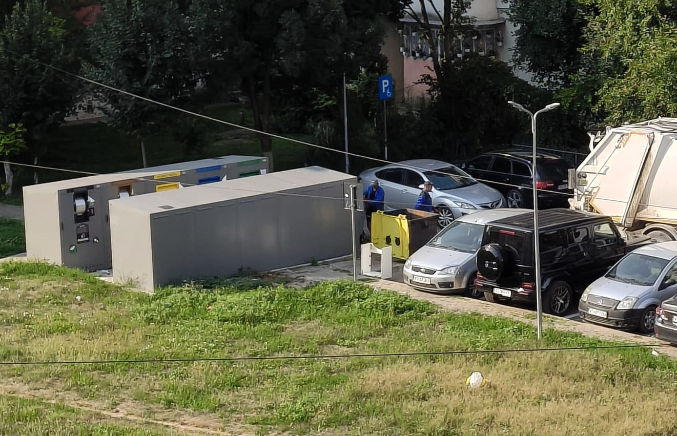 gunoaie pubele insule ecologice 44