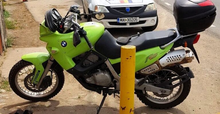 Tânăr din Solești, prins fără permis, în timp ce conducea o motocicletă. Polițiștii l-au reținut pentru 24 de ore