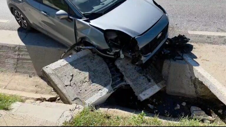 VIDEO Accident la Mărășeni, o femeie de 77 de ani a fost rănită