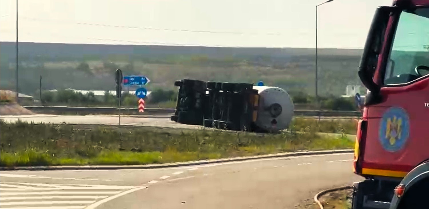 accident sens giratoriu simil.a tir cisterna gaze isu 22