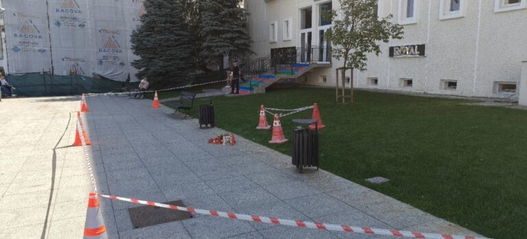 Tatăl băiețelului electrocutat in centrul Vasluiului este căpitan la ISU. Surse: cine se face vinovat de moartea băiețelului