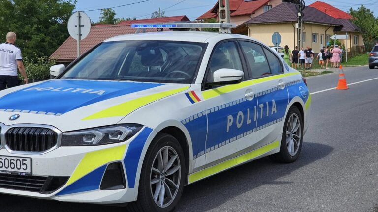 O mașină a izbit un cap de pod pe DN 24, la Solești, duminică dimineață