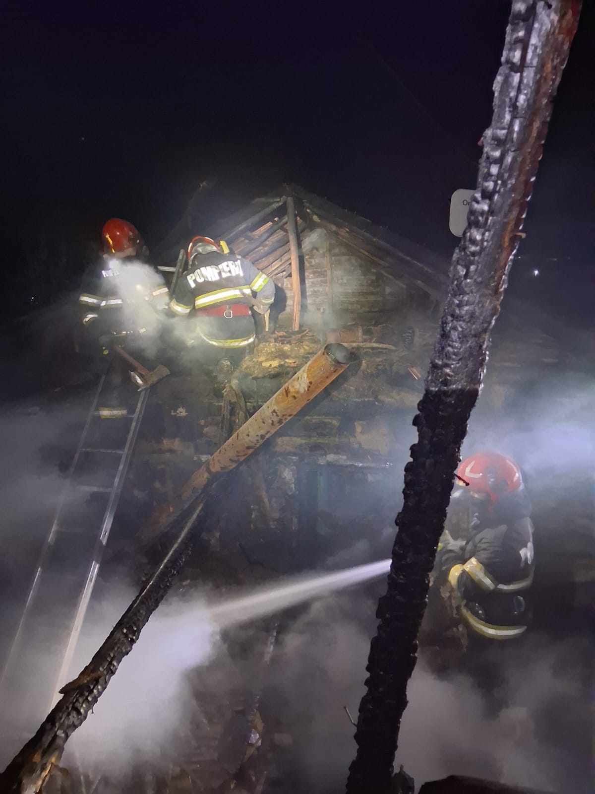 pompieri incendiu stoisesti 252