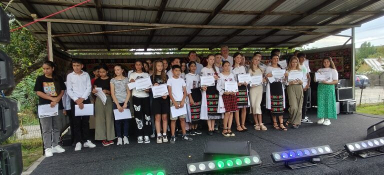 Mii de elevi vasluieni vor primi burse, în anul școlar următor. Cum se vor acorda bursele