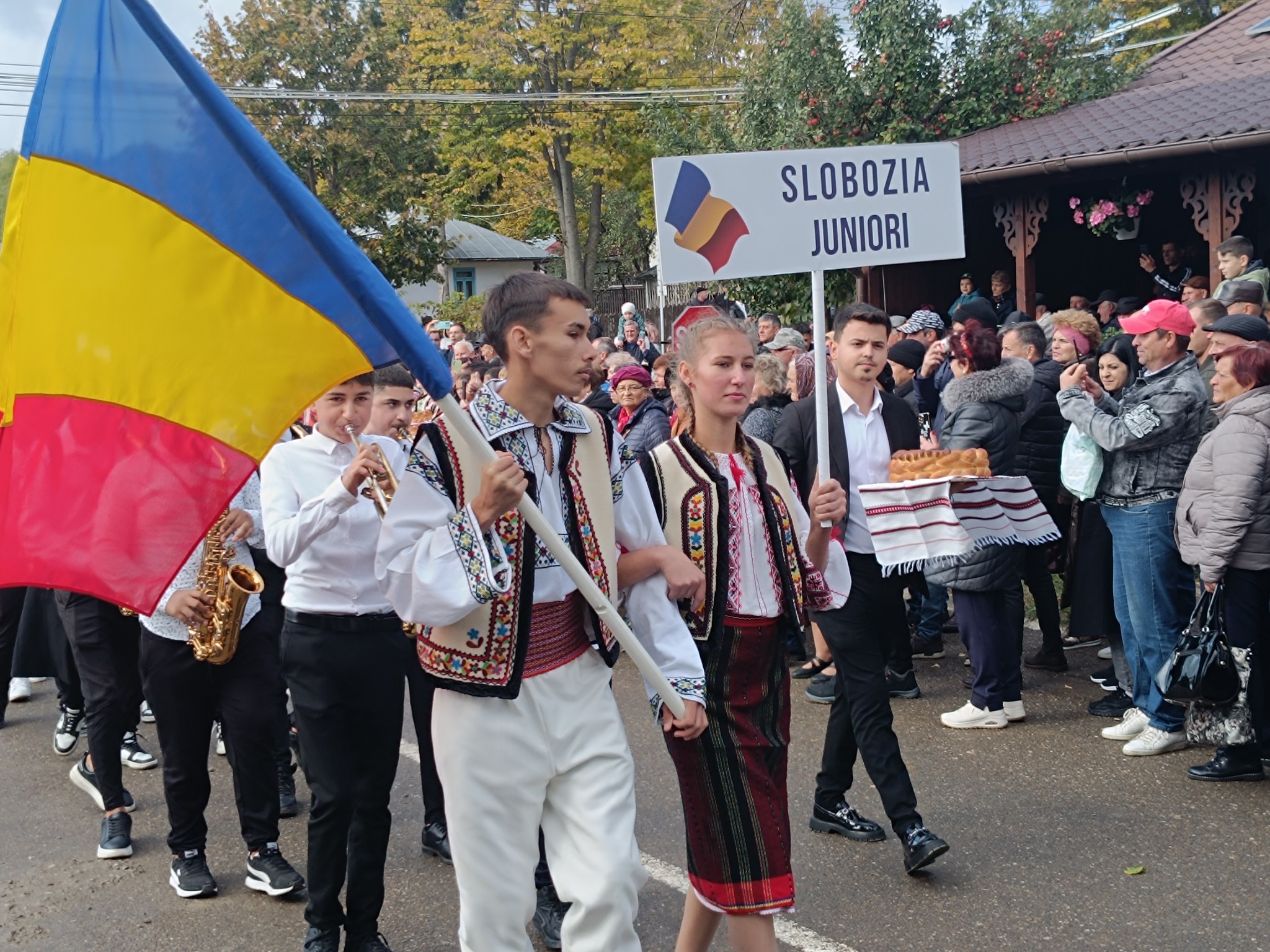 Pădureniul a fost, duminică, capitala muzicii de fanfară din Moldova 1 559001972 4331610710384133 4252873440528036286 n