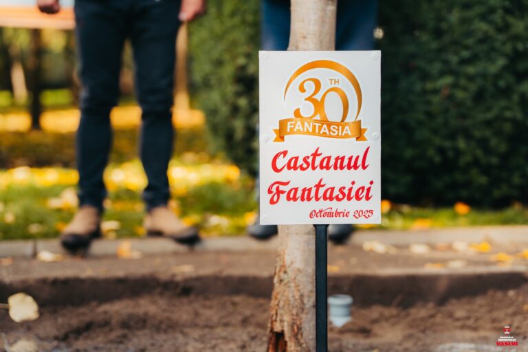 Corala Fantasia a plantat un stejar în Parcul Copou, la 30 de ani de existență