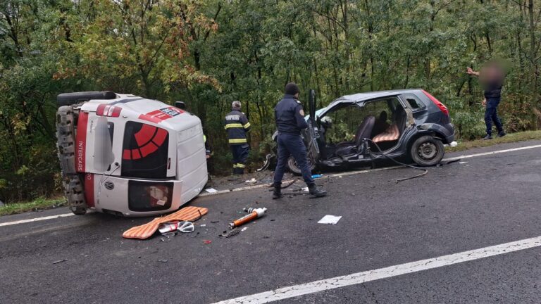 ACUM Accident FOARTE GRAV la Mărul de Aur. Trei persoane sunt încarcerate