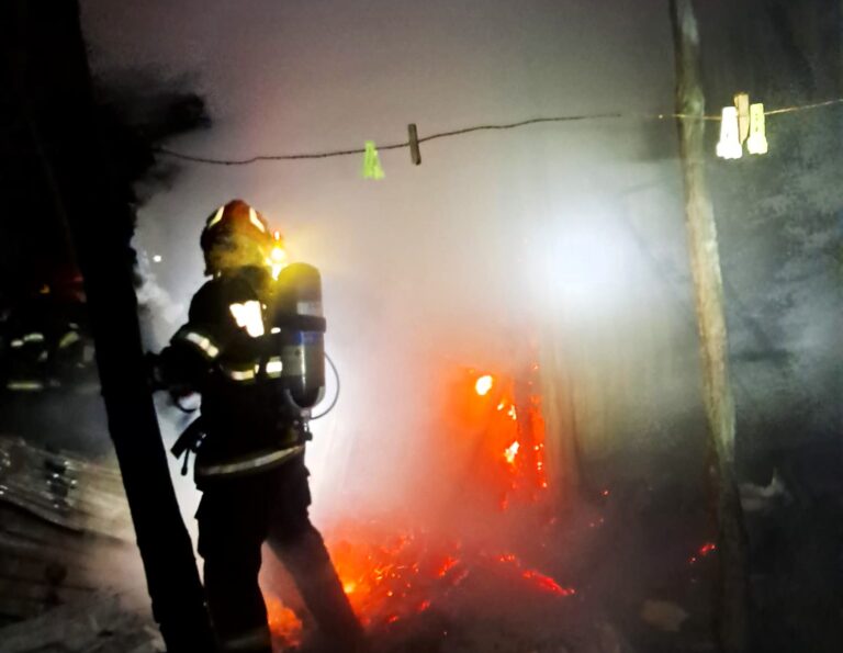 Incendiu, miercuri noaptea, la o locuință din comuna Ștefan cel Mare. De la ce a pornit totul