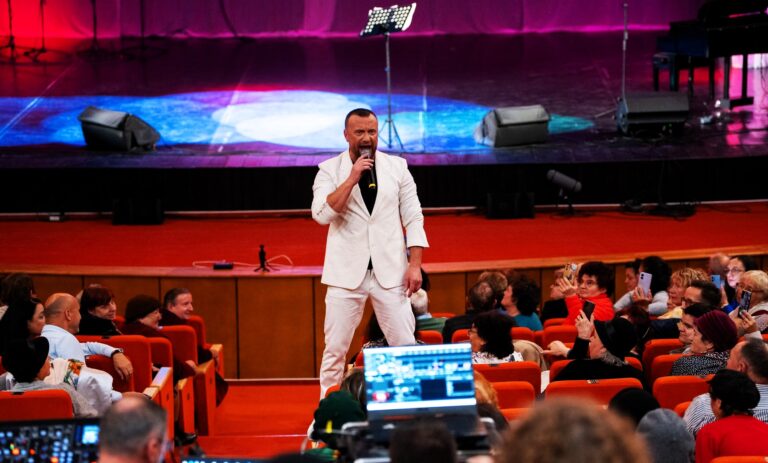 Romeo Zaharia, Simona Dichiseanu Florescu și Ileana Șipoteanu au încântat publicul vasluian, la Concertul Omagial dedicat lui Marcel Iorga
