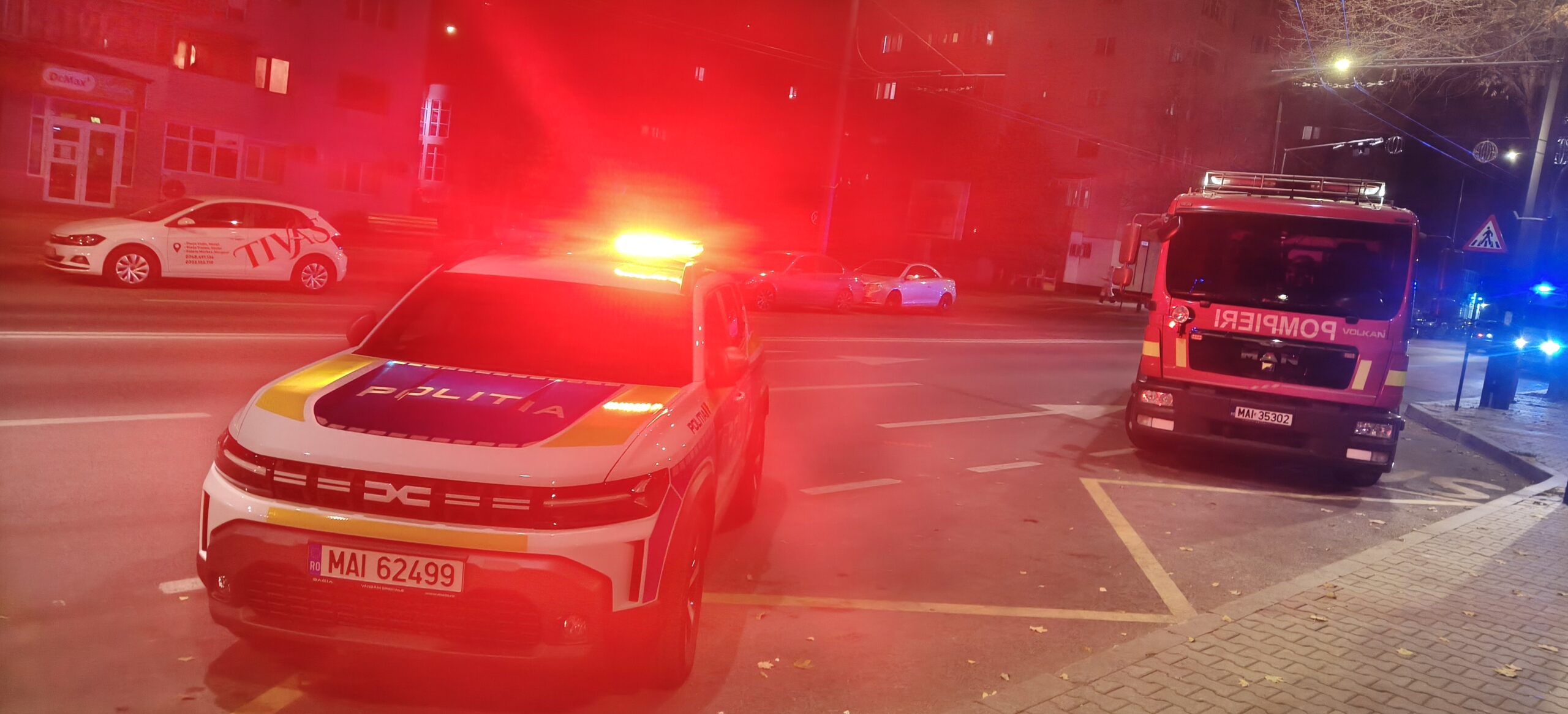 FOTO, VIDEO Intervenție pe strada Traian, la Vaslui, persoană blocată în casă 4 IMG20251101195700 scaled