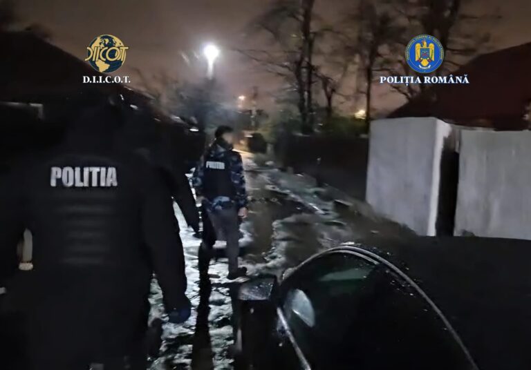 Traficanți de droguri din Vaslui și Bârlad, ridicați de polițiști