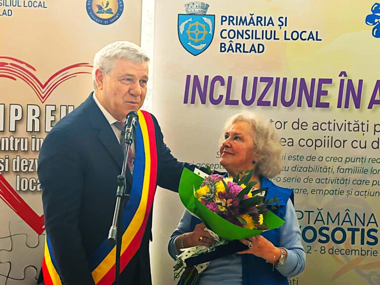 Primarul Bârladului a participat la expoziția ”Photo Voice”, a Asociației Myosotys România