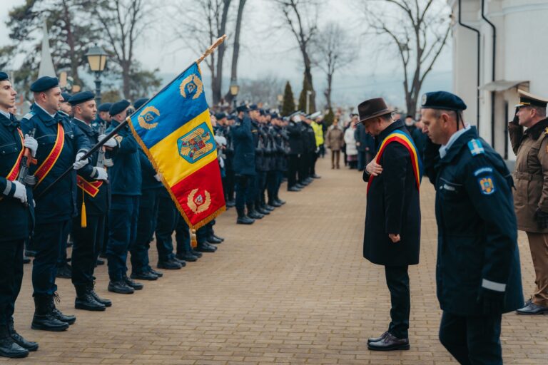 Au fost depuse coroane de flori în memoria Eroilor Revoluției, la Vaslui