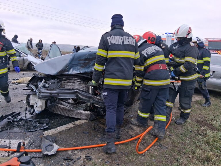 GALERIE FOTO Update accident Satu Nou: Cinci victime au fost transportate la spital