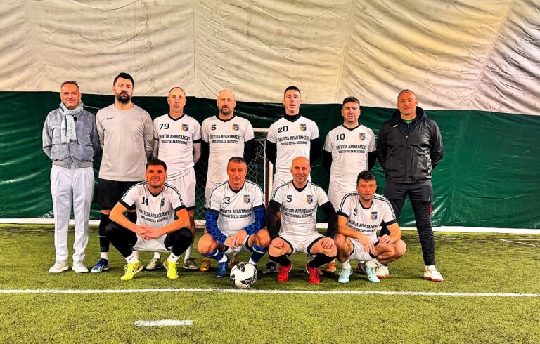 Real Vaslui, vicecampioni naționali la minifotbal Old Boys, la turneul de la Râșnov
