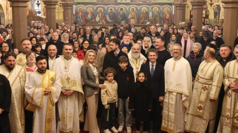 PreaSfințitul Ignatie, în mijlocul credincioșilor ortodocși din Leeds, Marea Britanie