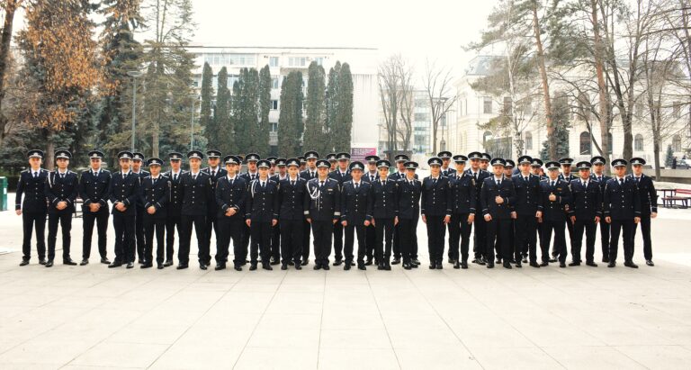 Unii se pensionează, alții le iau locul… 40 de noi agenți de poliție, la IPJ Vaslui