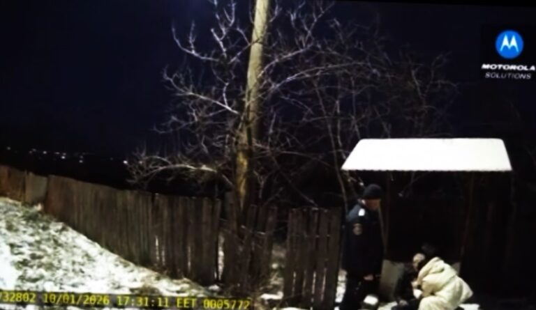 VIDEO Jandarmii vasluieni au salvat viața unui cetățean căzut în zăpadă, sâmbătă