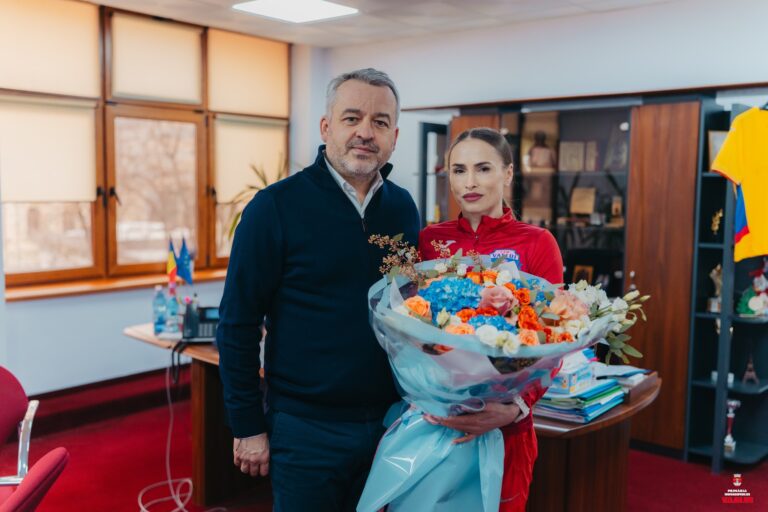 Este ziua campioanei mondiale, cea care ne-a făcut mândri de ea la toate competițiile sportive! La Mulți Ani, Mirela Lavric!