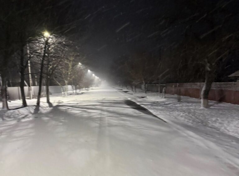 TABEL La Murgeni, stratul de zăpadă a ajuns la 5 cm. Vezi care e situația în fiecare zonă