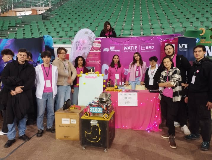 Felicitări echipei roLERbot, echipa de robotică a Liceului Teoretic “Emil Racoviță” Vaslui, pentru calificarea la etapa națională a competiției FIRST Tech Challenge! 13 rolerbot emil racovita 2221