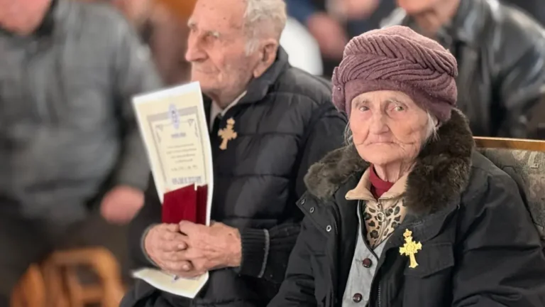 Episcopia Hușilor: 100 de ani de viață, 76 de ani de familie și 40 de ani de activitate la catedra școlii din Costești, județul Vaslui