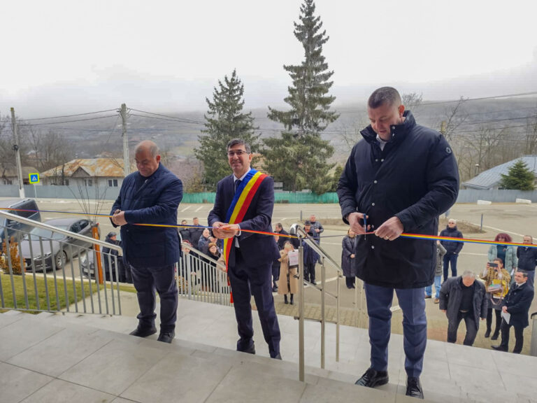 Comuna Hoceni a primit în dar, de 1 Martie, cel mai frumos sediu de cămin cultural din județul Vaslui