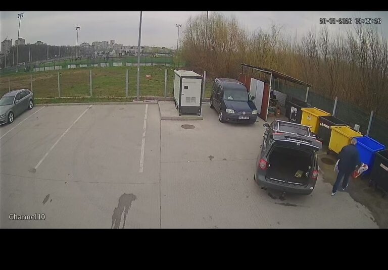 Cetățeni care aruncau nelegal deșeuri, surprinși de camerele de luat vederi din Vaslui