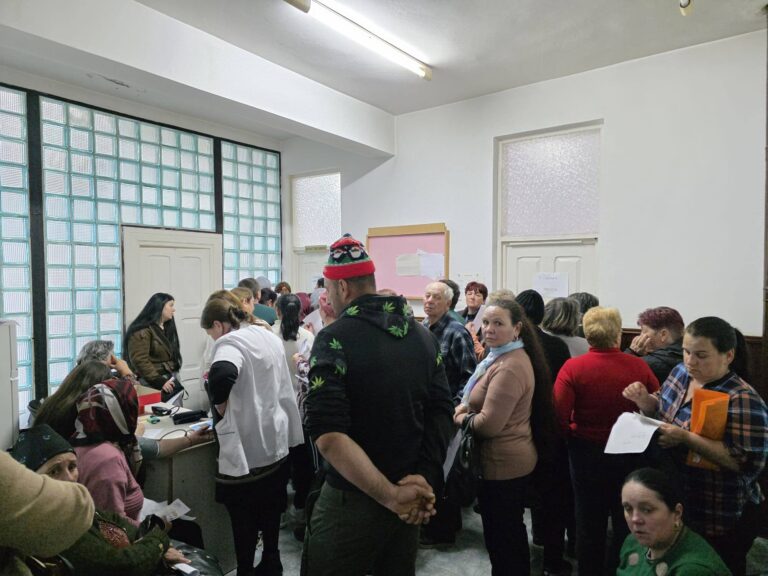 O echipă de medici voluntari a acordat consultații gratuite pentru 150 de persoane din Dragomirești