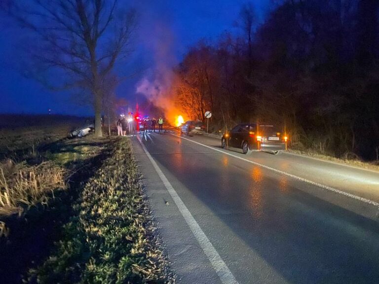 Patru persoane au murit într-un cumplit accident rutier, produs pe DN 15D Piatra Neamț-Roman